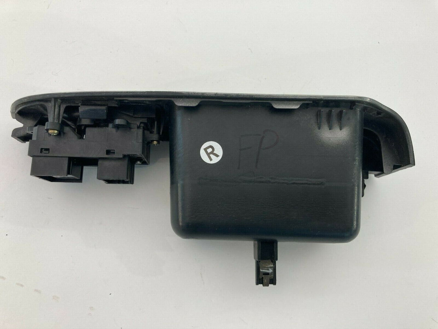 03-05 Honda Pilot Front Right Passenger Power Window Switch Assembly w/ Bezel