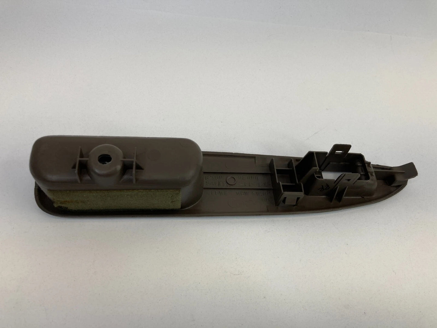 98-01 NISSAN ALTIMA REAR RIGHT SIDE DOOR WINDOW SWITCH COVER BEZEL 82960-9E000