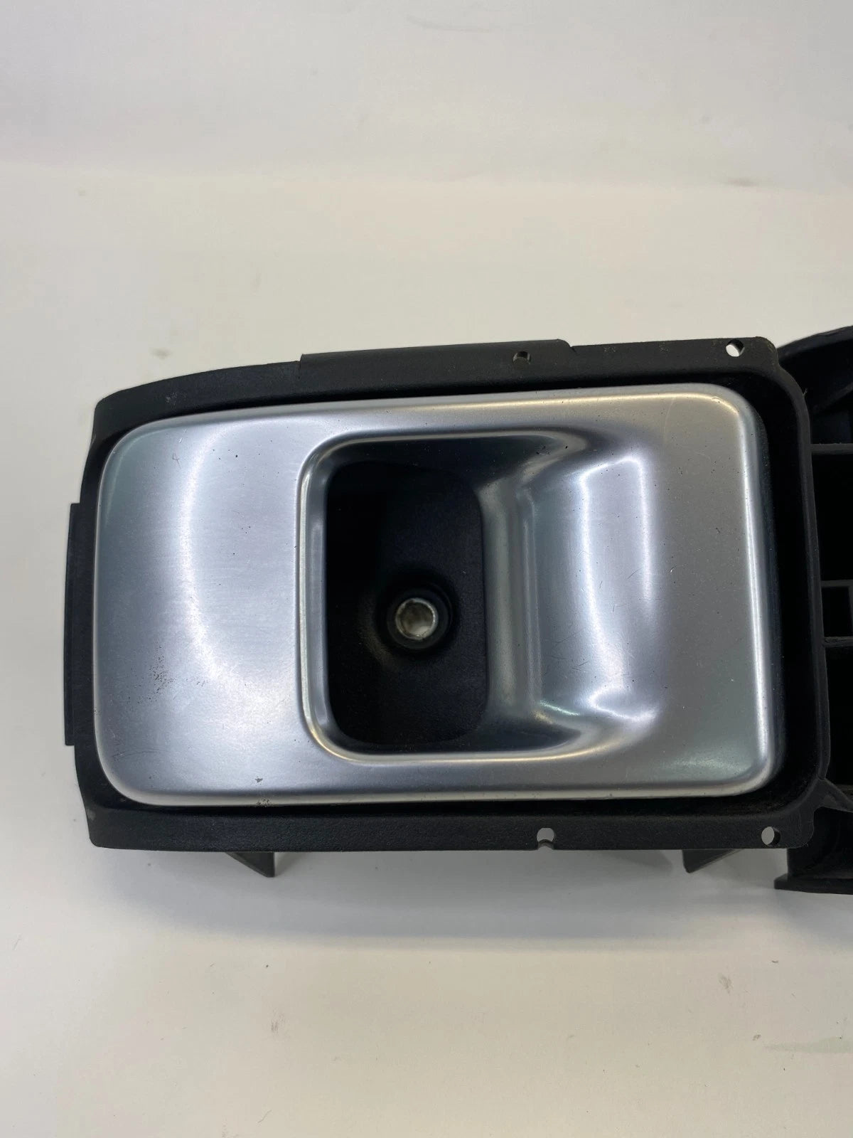 03-05 RANGE ROVER FRONT RIGHT PASSENGER INSIDE INTERIOR DOOR HANDLE OEM 7026622