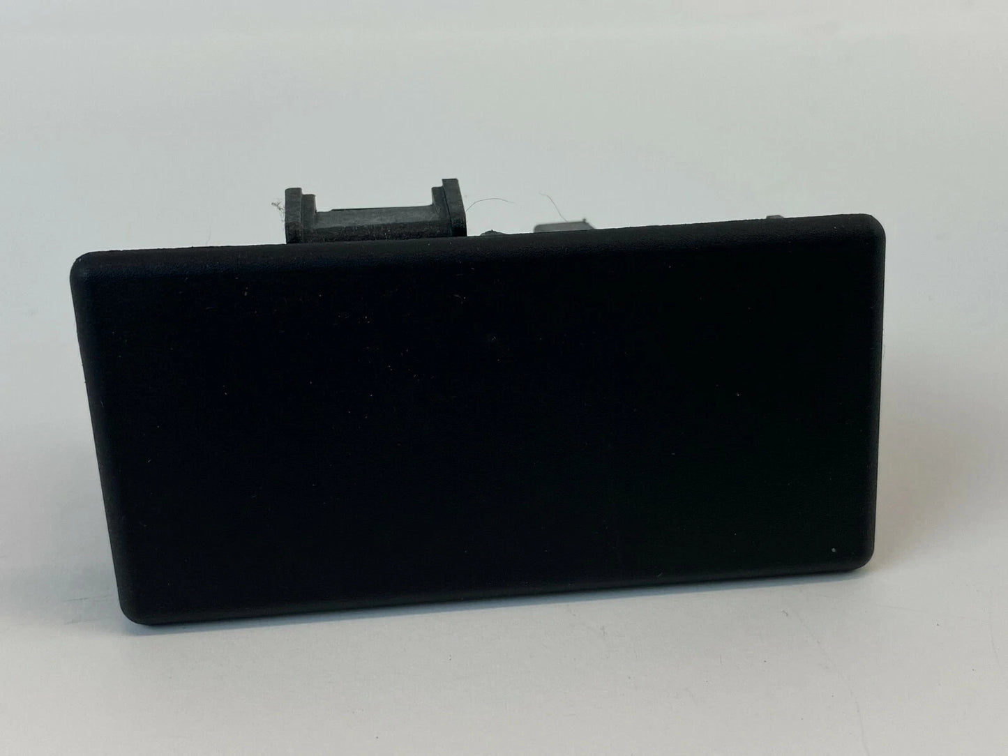 2011-2014 CHRYSLER 200 SEDAN GLOVE BOX STORAGE LOCK LATCH HANDLE 1JQ68TRMAA OEM
