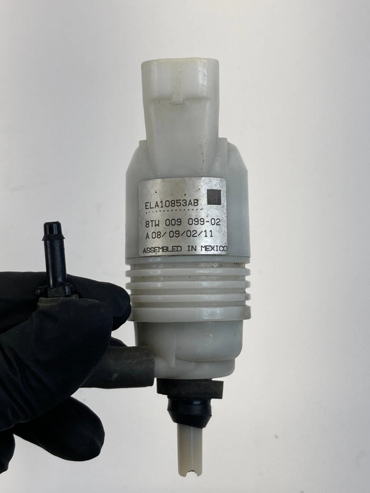 2009-2017 Chevrolet Traverse Rear Windshield Wiper Washer Pump Assy ELA10853AB