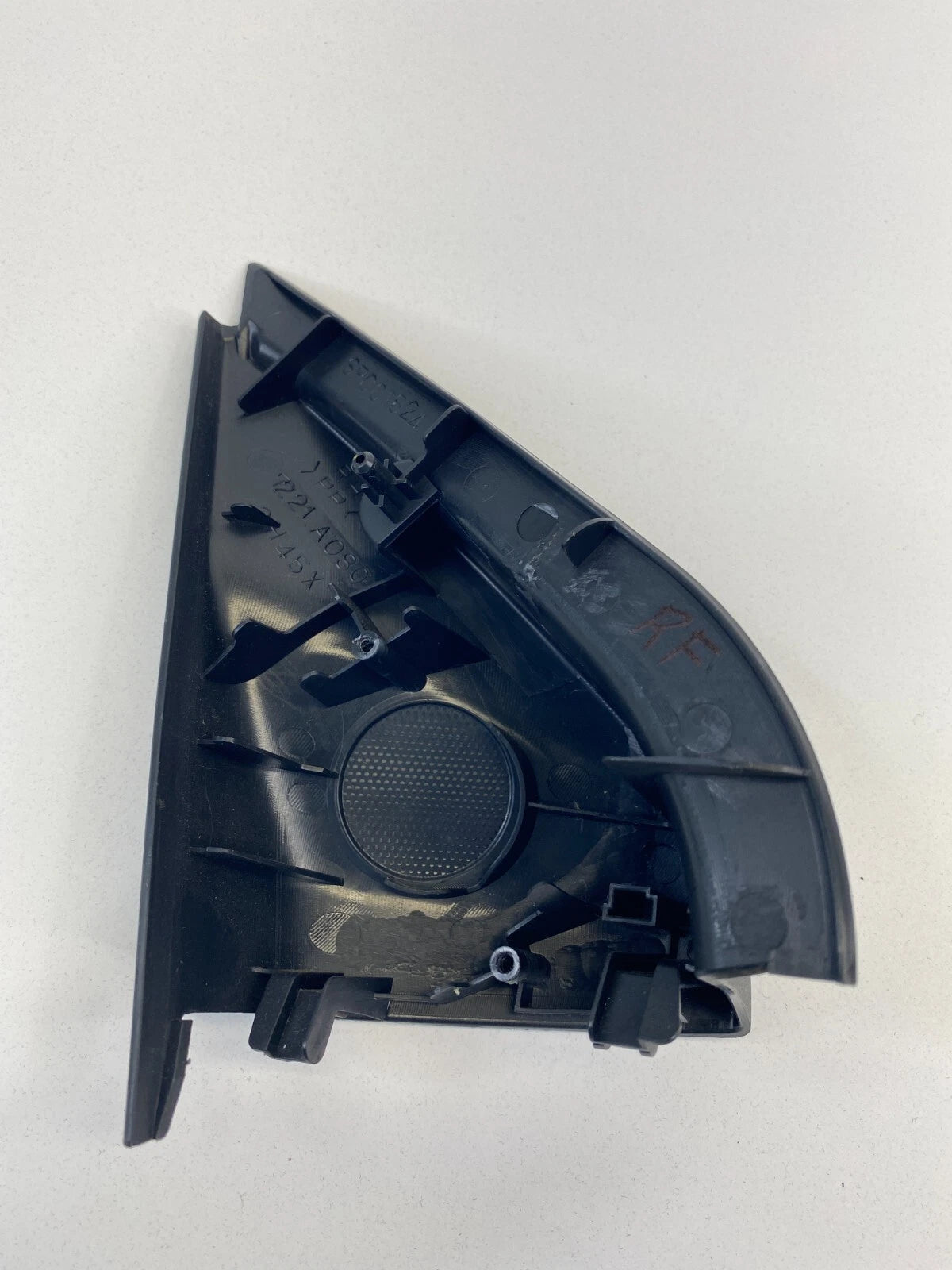07-13 MITSUBISHI OUTLANDER RIGHT PASSENGER INNER DOOR MIRROR CORNER COVER TRIM
