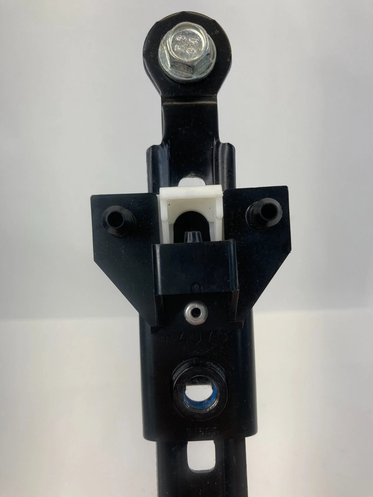 2005-2010 KIA SPORTAGE FRONT LEFT DRIVER SEAT BELT HEIGHT ADJUSTER OEM