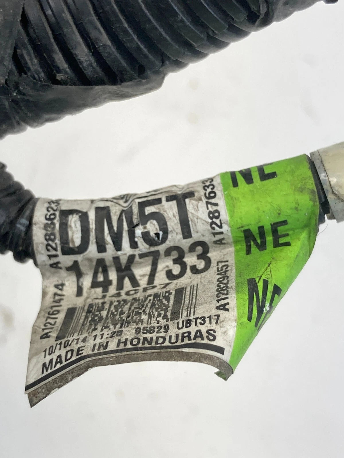 2013 2014 FORD FOCUS 2.0L L4 ENGINE COMPARTMENT JUNCTION FUSE BOX AV6T-14A142-AB