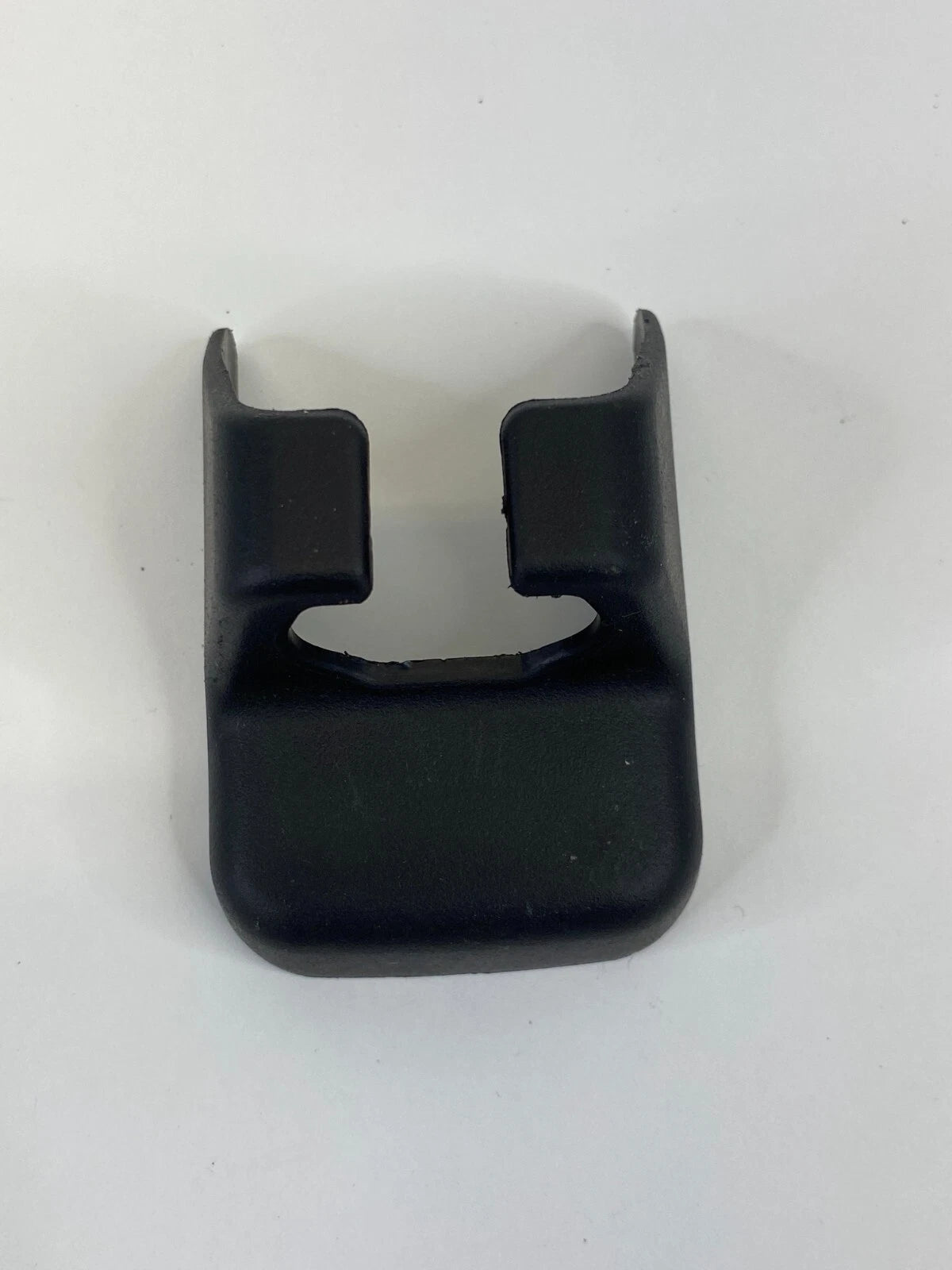 2003 04 05 06 07 2008 TOYOTA COROLLA SEDAN FRONT RIGHT SEAT TRACK END COVER TRIM