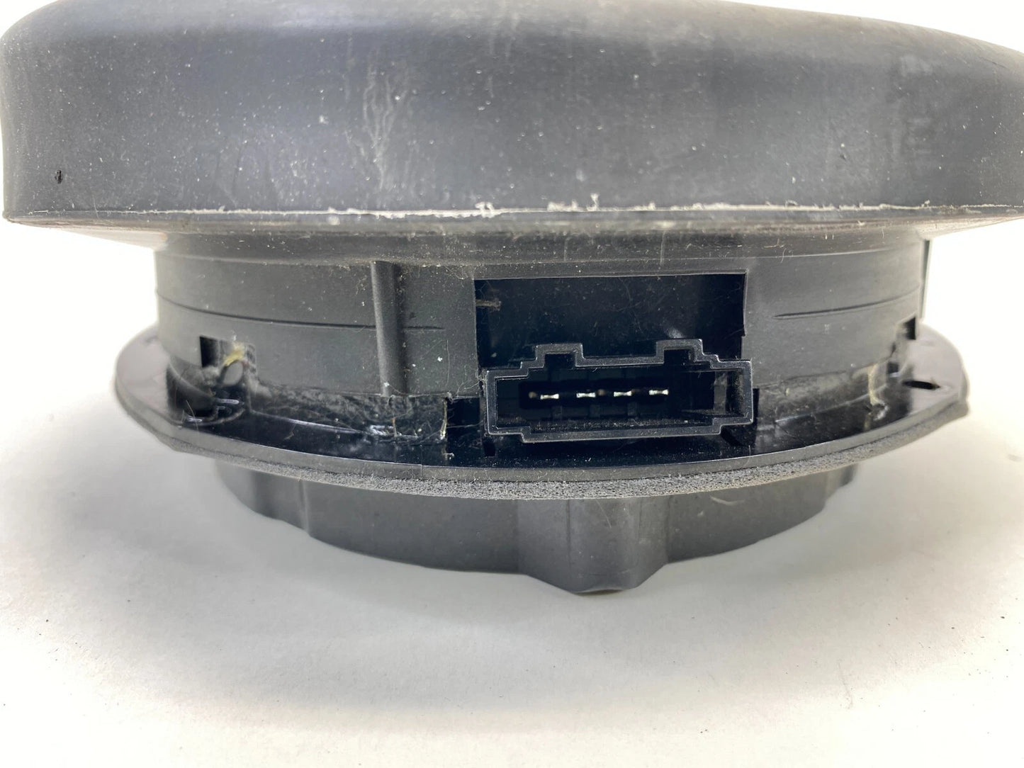 2003-2010 VW NEW BEETLE REAR LEFT OR RIGHT SIDE AUDIO SPEAKER 1C0-035-411-F OEM