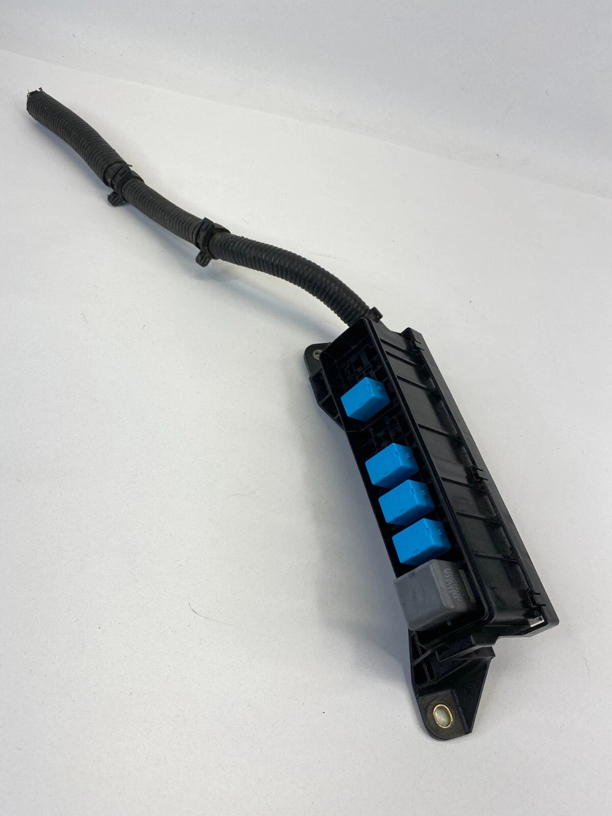 2004-2009 TOYOTA PRIUS 1.5L UNDERHOOD SMALL FUSE RELAY BOX 7107-XA1