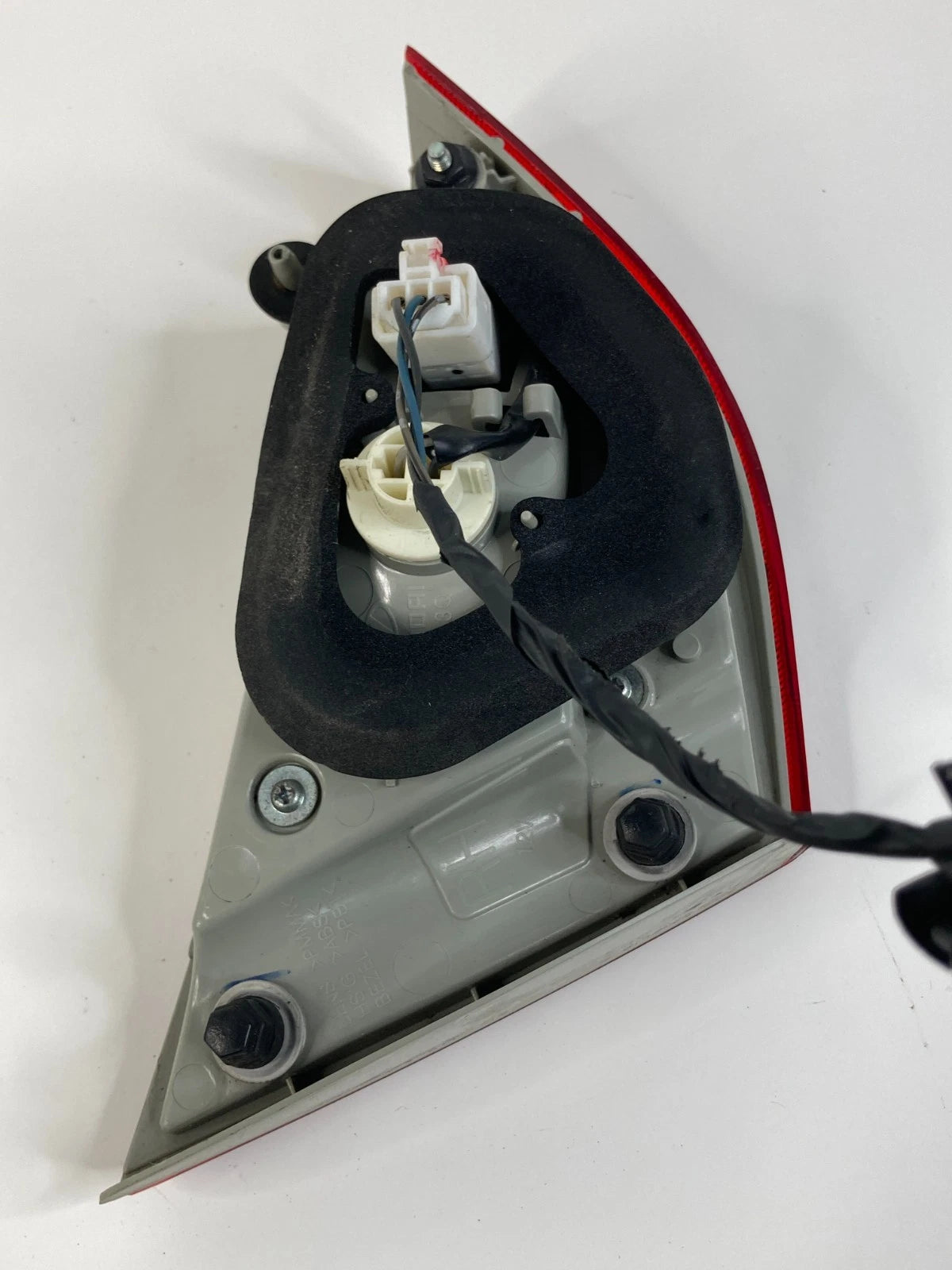 2011-2014 HYUNDAI SONATA TAIL LIGHT LAMP RIGHT PASSENGER INNER TRUNK 924043Q OEM