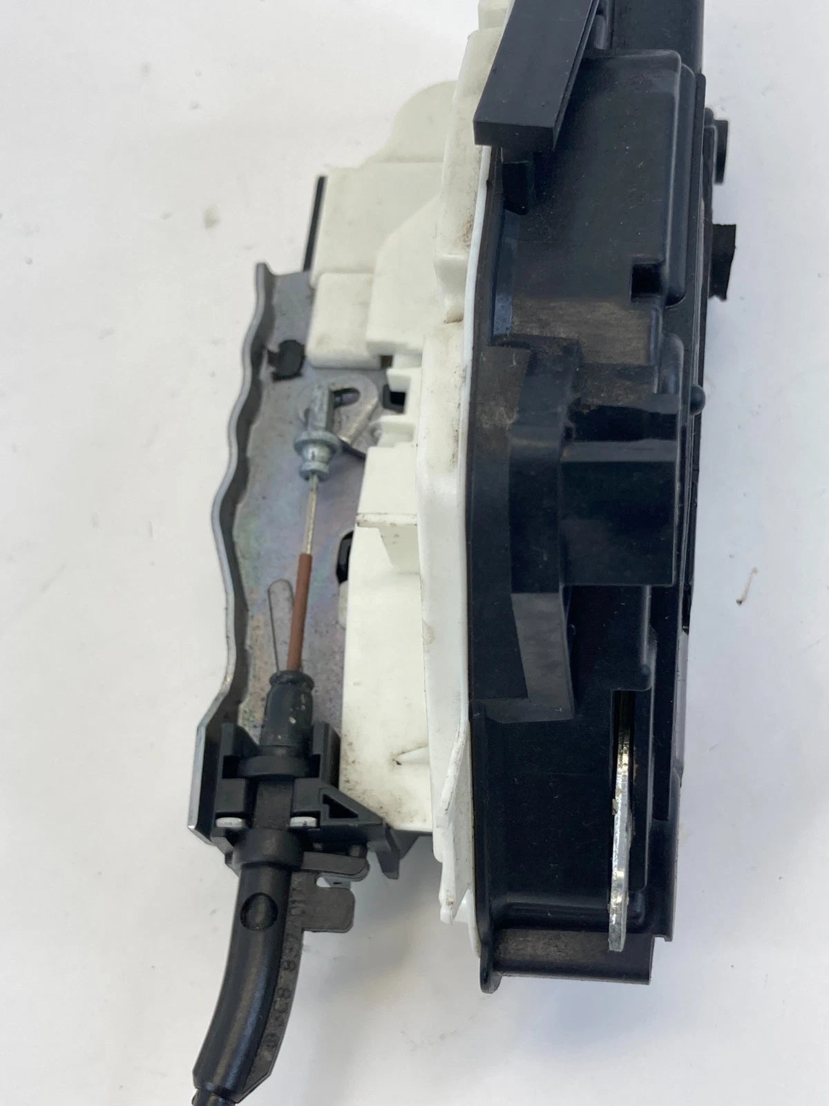 2009-2012 VOLKSWAGEN CC REAR RIGHT DOOR LOCK LATCH ACTUATOR 06B-5N0-839-016E OEM