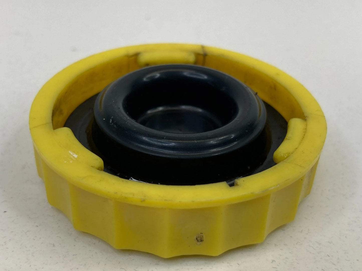 2011-2014 CHRYSLER 200 SEDAN BRAKE MASTER CYLINDER RESERVOIR TANK CAP COVER OEM