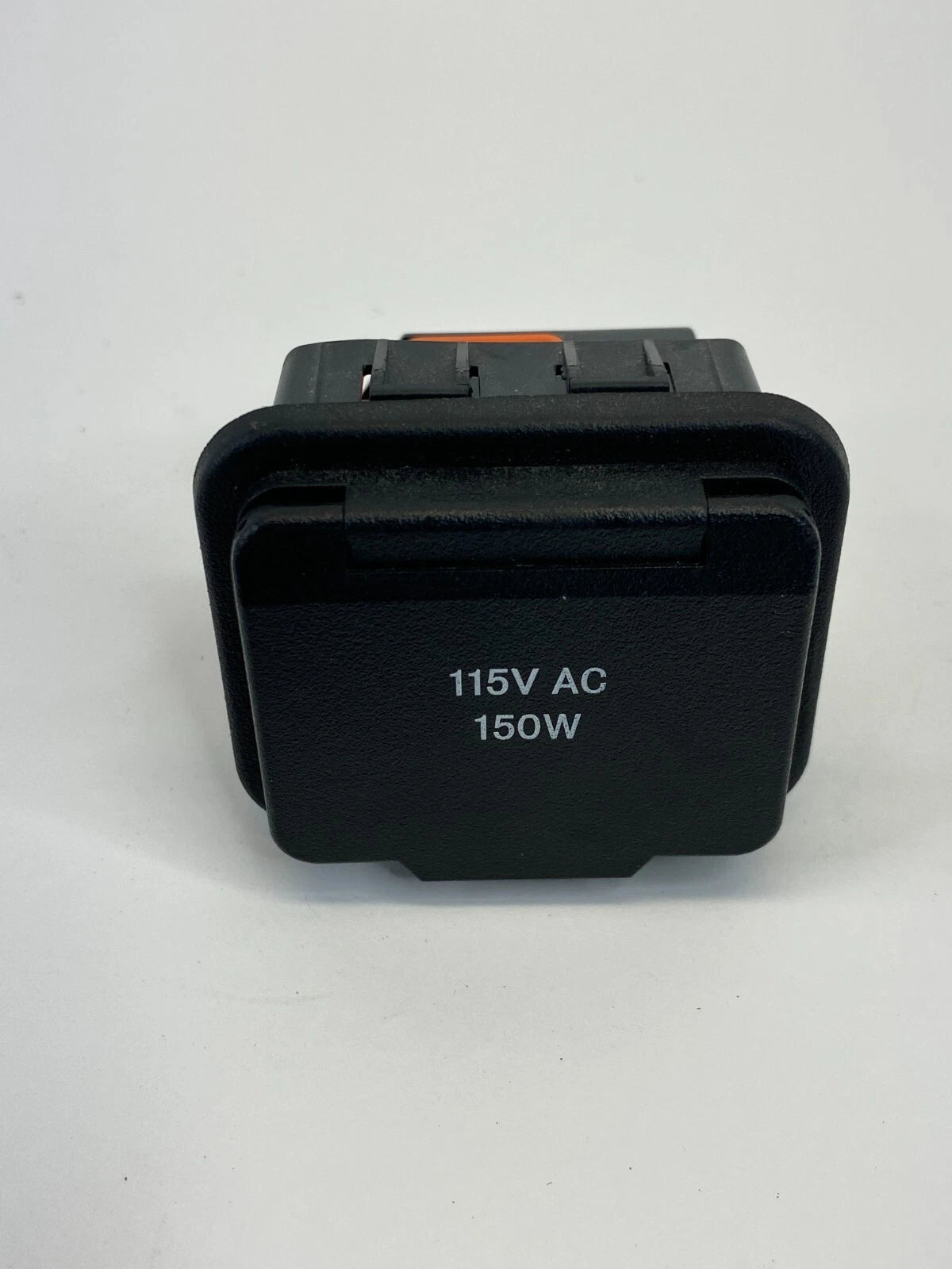 2006-2011 MERCEDES-BENZ ML350 POWER OUTLET PLUG SOCKET ASSY 000-820-53-51 OEM