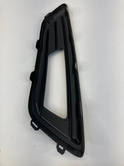 2015-2018 FORD FOCUS BUMPER RIGHT FOG LIGHT BRACKET COVER TRIM F1EB-15A298-A