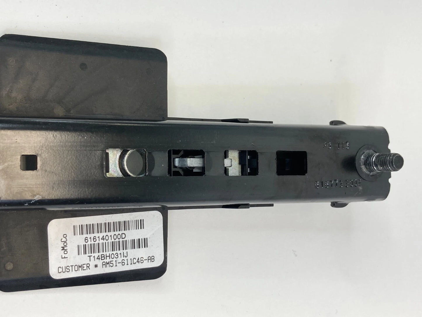2012-2018 FORD FOCUS FRONT RIGHT SEAT BELT HEIGHT ADJUSTER AM51-611C46-AB OEM