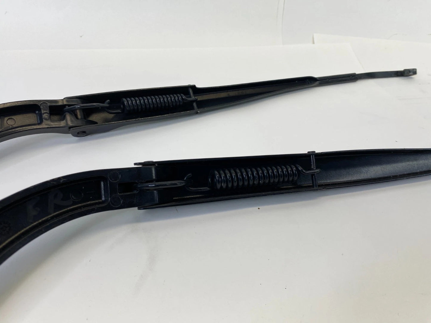 2013-2020 NISSAN PATHFINDER FRONT WINDSHIELD WIPER ARMS SET PAIR OEM