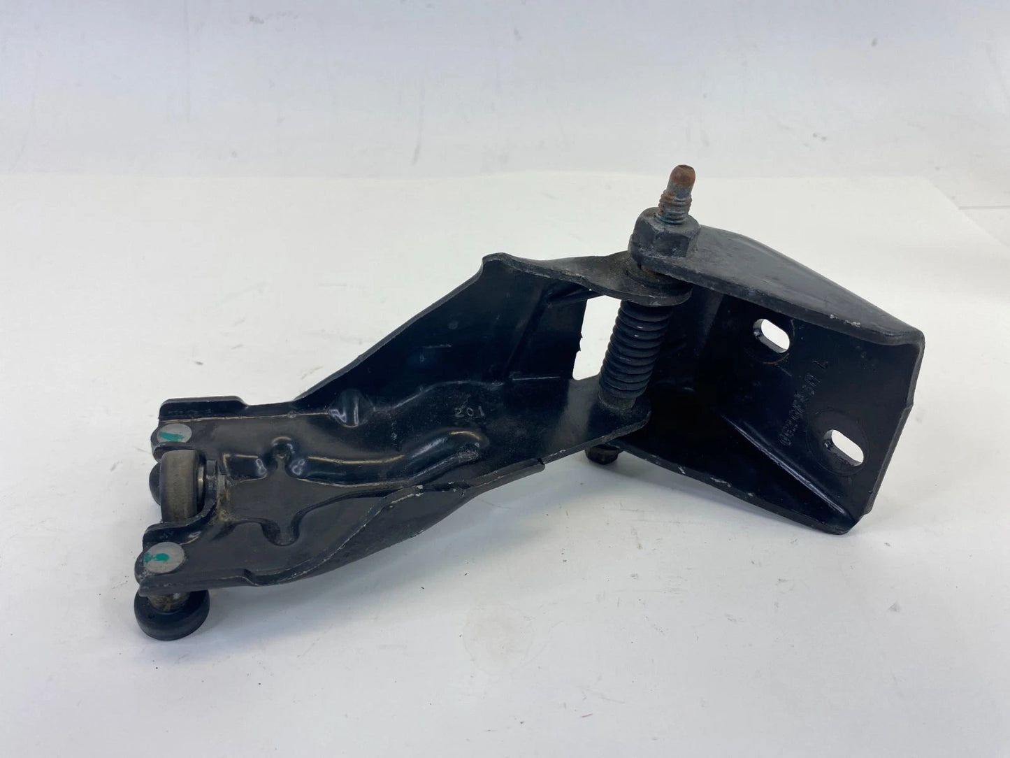 OEM 2008-2016 TOWN & COUNTRY REAR LEFT SIDE SLINDING DOOR CENTER HINGE 5020673AE