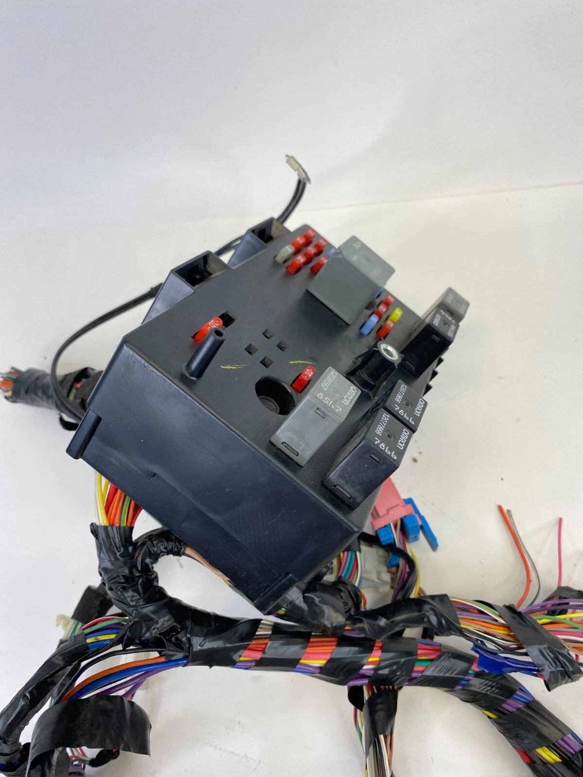 2004-2007 SATURN VUE 3.5L DASH INTERIOR FUSE RELAY BOX COMPARTMENT 15774918 OEM