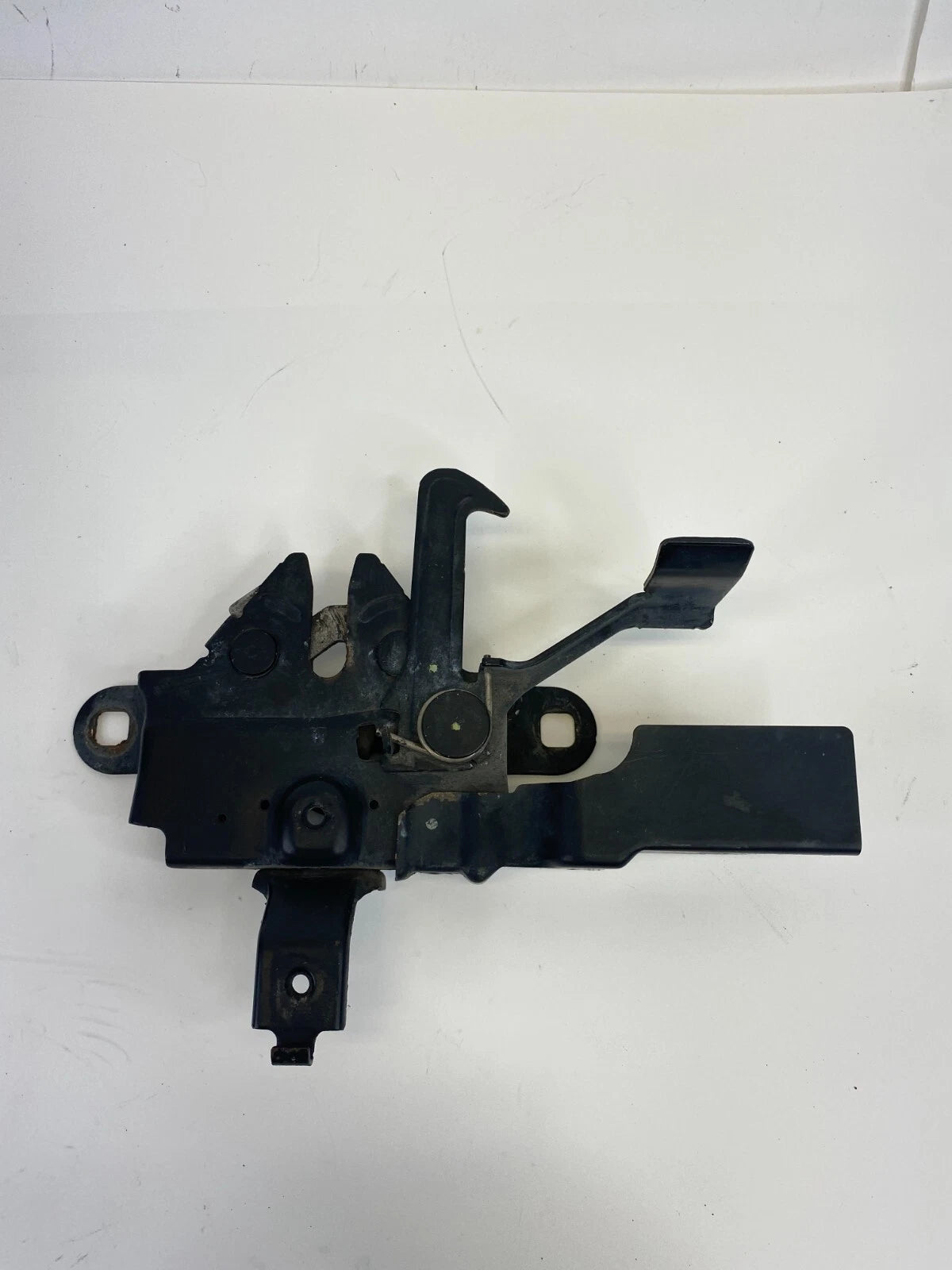 04 05 06 07 08 09 10 11 12 CHEVROLET COLORADO 3.5L HOOD LOCK LATCH ASSEMBLY OEM