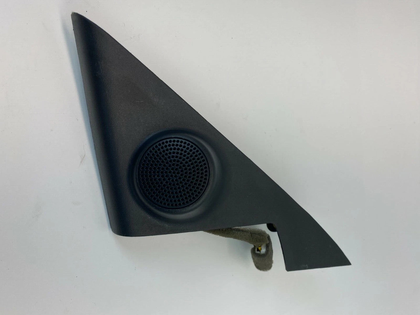 2006-2010 KIA OPTIMA FRONT LEFT DRIVER SIDE TWEETER SPEAKER CORNER COVER BEZEL