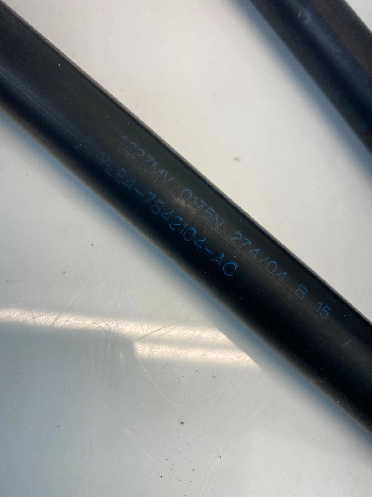 05-07 MERCURY MARINER REAR TRUNK GLASS SHOCK STRUT SUPPORT PAIR YL84-7842104-AC