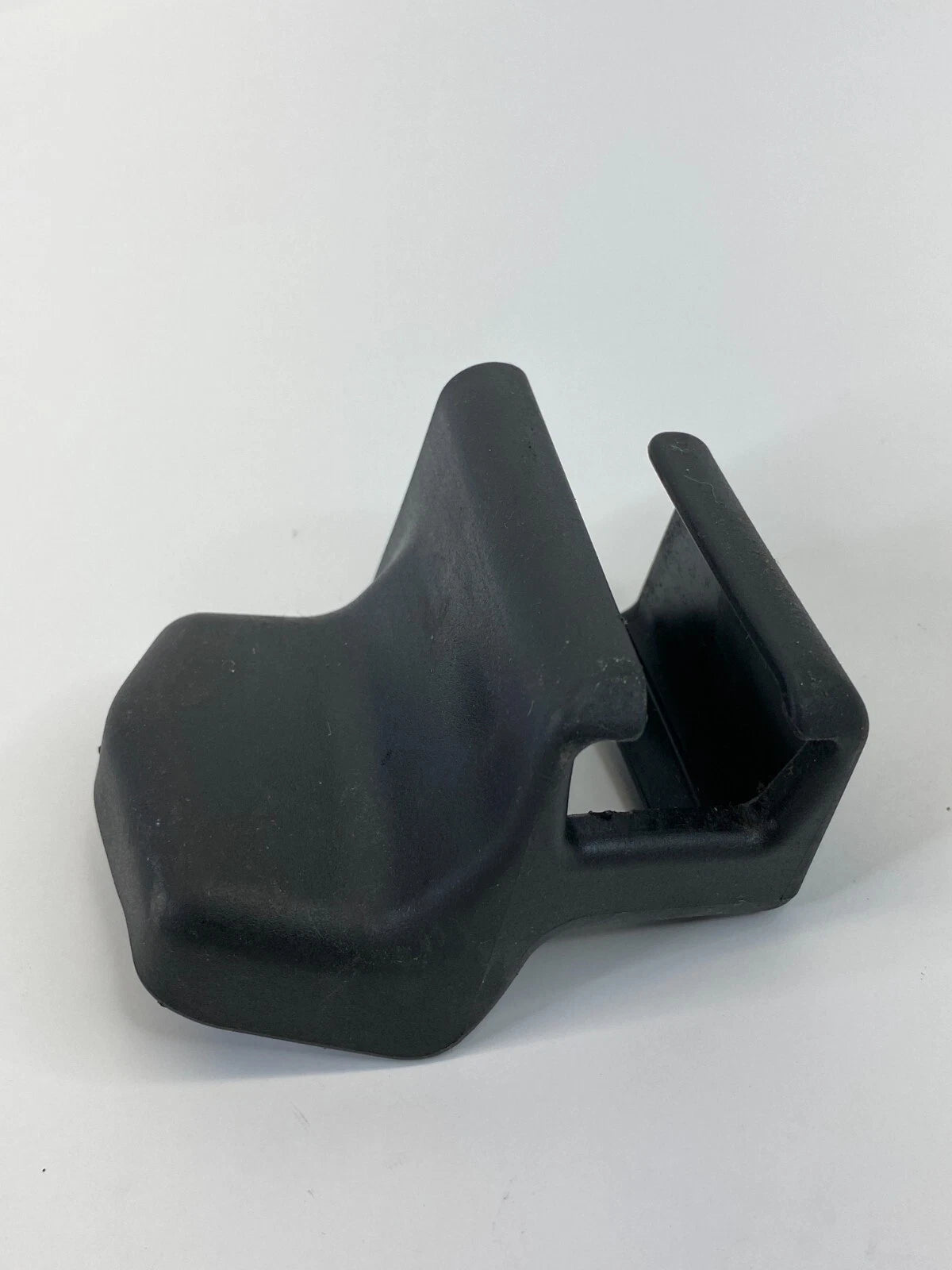 2000-2005 TOYOTA CELICA FRONT LEFT SIDE SEAT OUTER TRACK TRIM COVER 72138-20050