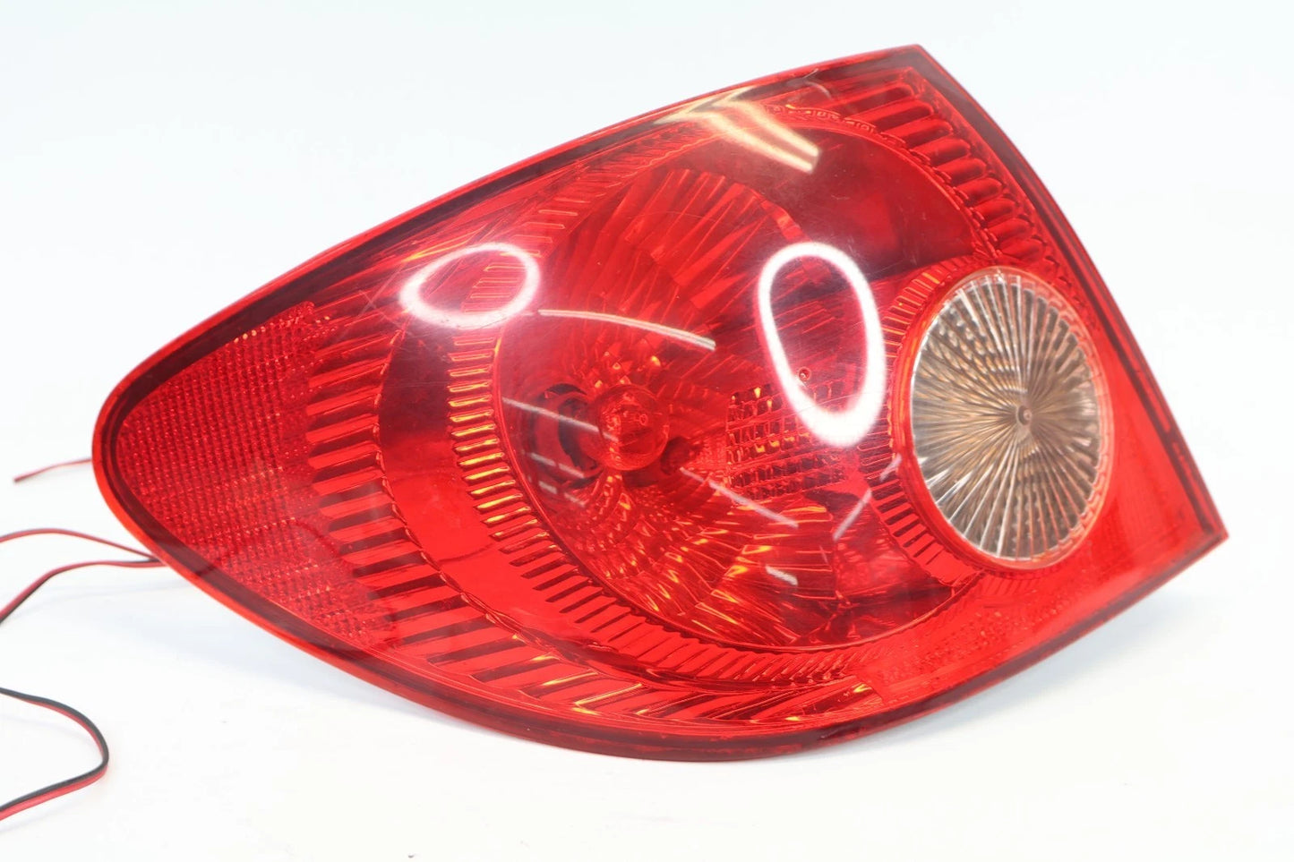 2005-2008 TOYOTA COROLLA SEDAN REAR LEFT OUTER TAILLIGHT TAIL LIGHT LAMP OEM