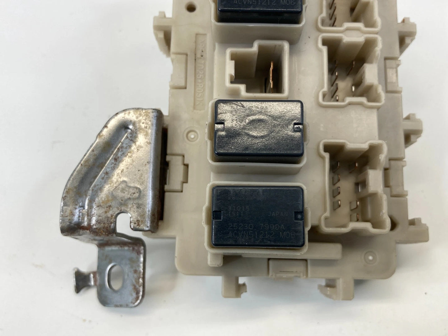 2013-2015 NISSAN ALTIMA DASH INTERIOR FUSE RELAY BOX COMPARTMENT OEM