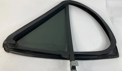 2004-2009 CADILLAC SRX REAR LEFT DOOR QUARTER VENT WINDOW GLASS 43R-004596 OEM