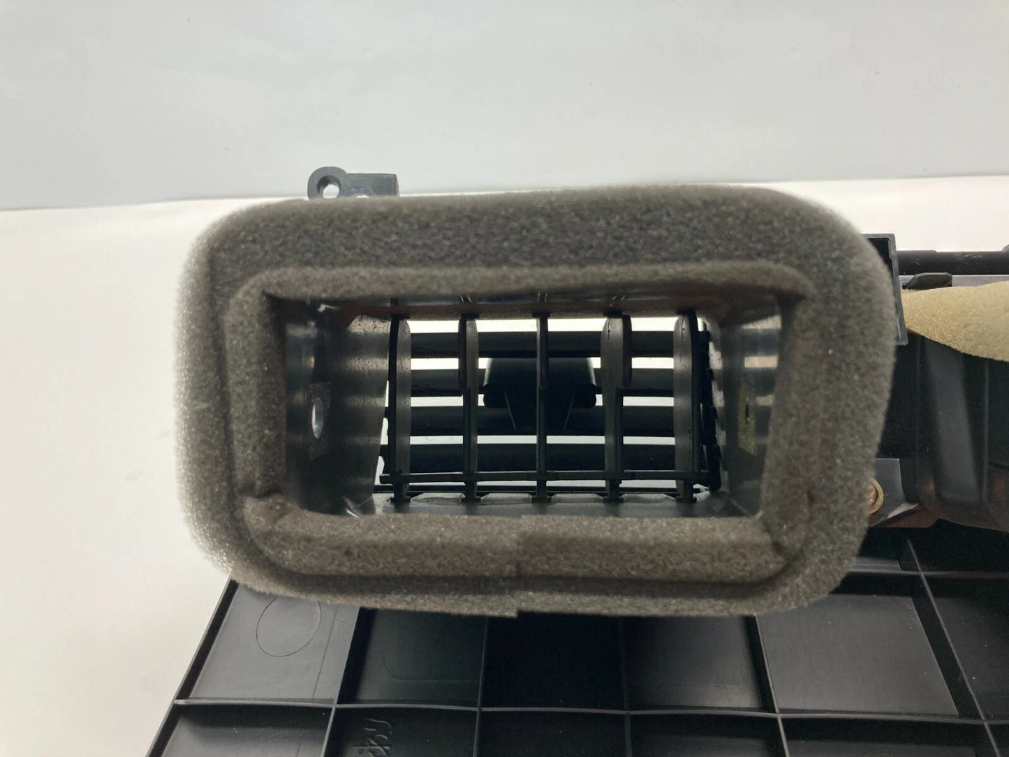 04-09 MAZDA 3 CENTER DASH AC HEATER AIR VENT GRILLE W/ HAZARD SWITCH BP4K55311