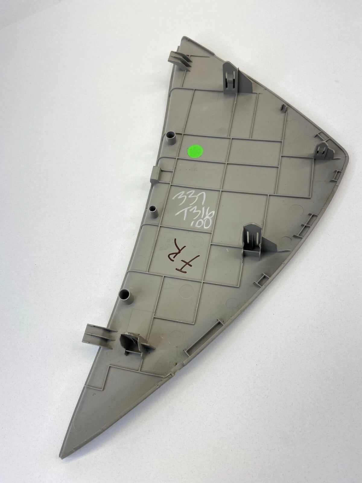 15-17 HYUNDAI SONATA RIGHT PASSENGER SIDE DASH END CAP COVER TRIM 84785-C2000