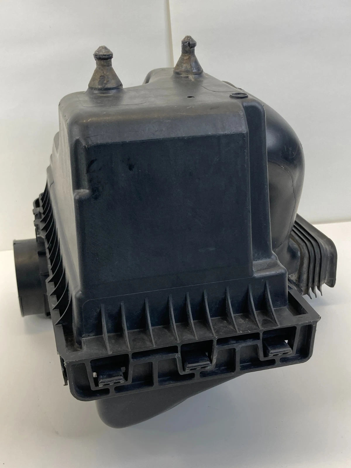 2013-2019 Ford Police Interceptor Sedan Engine Air Cleaner Intake Filter Box OEM