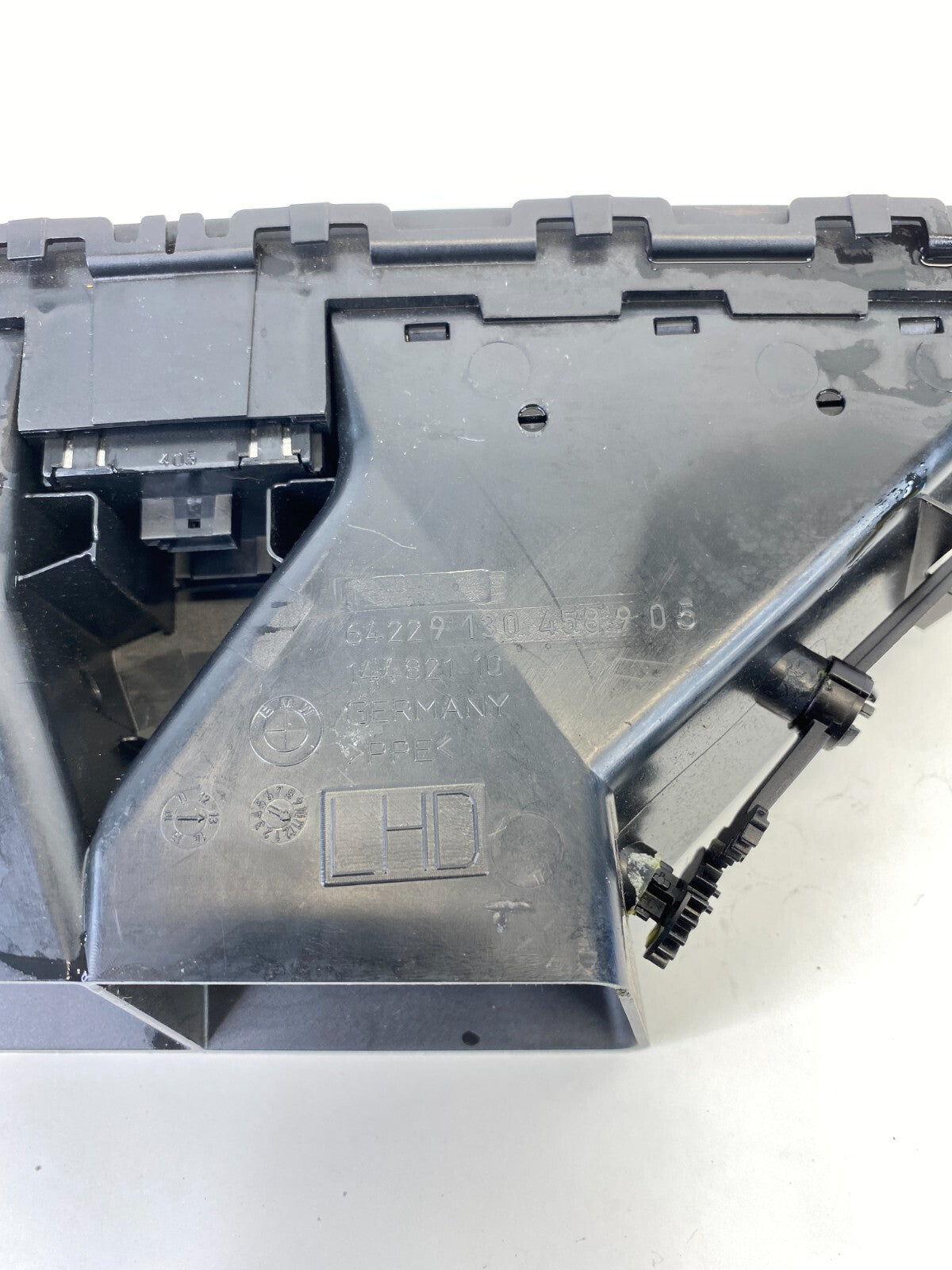 2006 BMW 330xi Dash Center Duct AC Air Vent Grille w/ Hazard Switch 64229130458