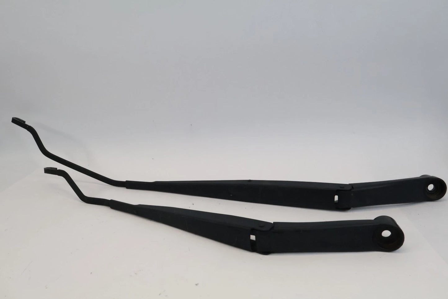 2012-2017 HYUNDAI ACCENT FRONT LEFT & RIGHT WINDSHIELD WIPER ARMS SET
