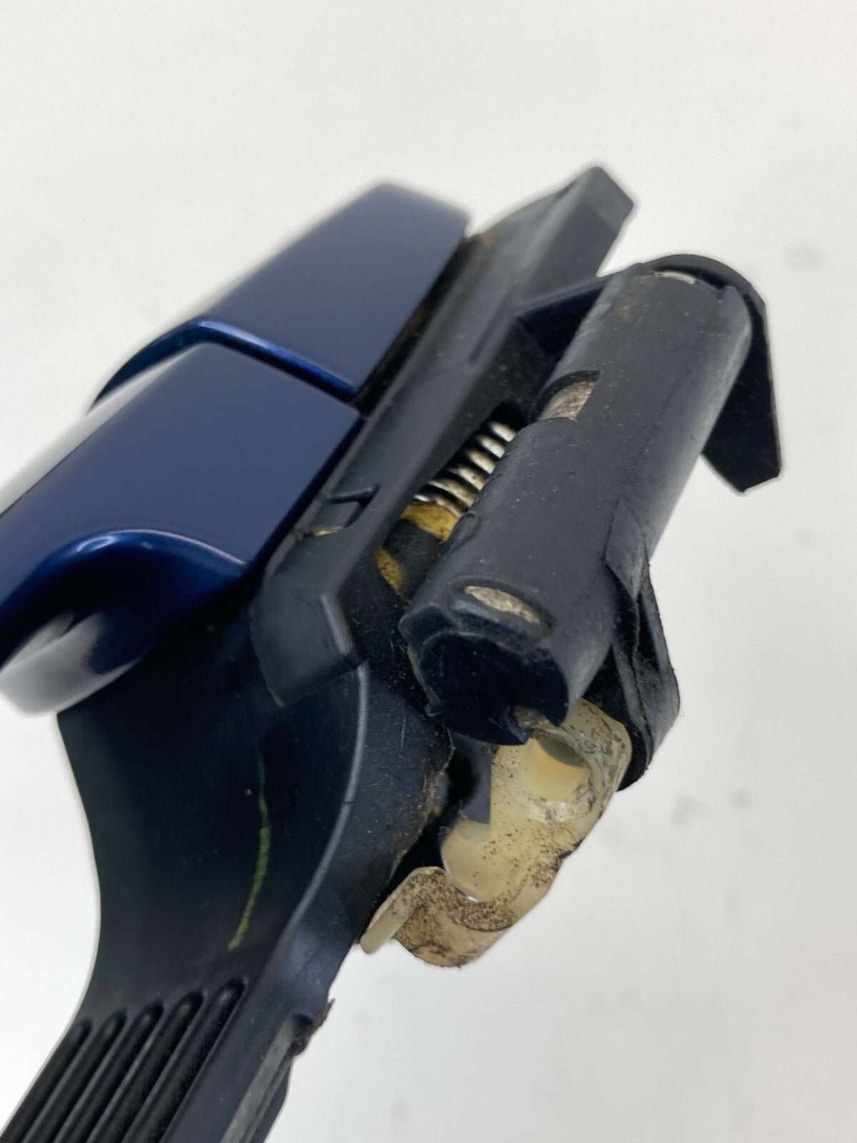 01-07 Toyota Highlander Front Right Passenger Side Exterior Door Handle OEM