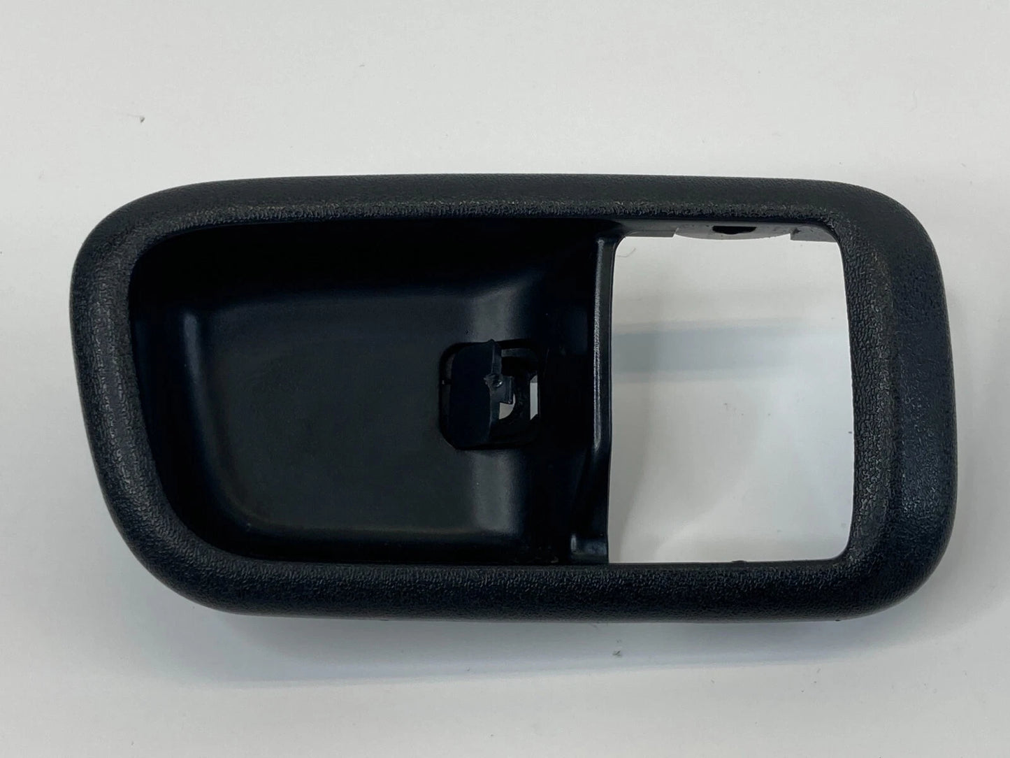 1999-2003 LEXUS RX300 FRONT RIGHT PASSENGER INNER HANDLE BEZEL COVER TRIM OEM