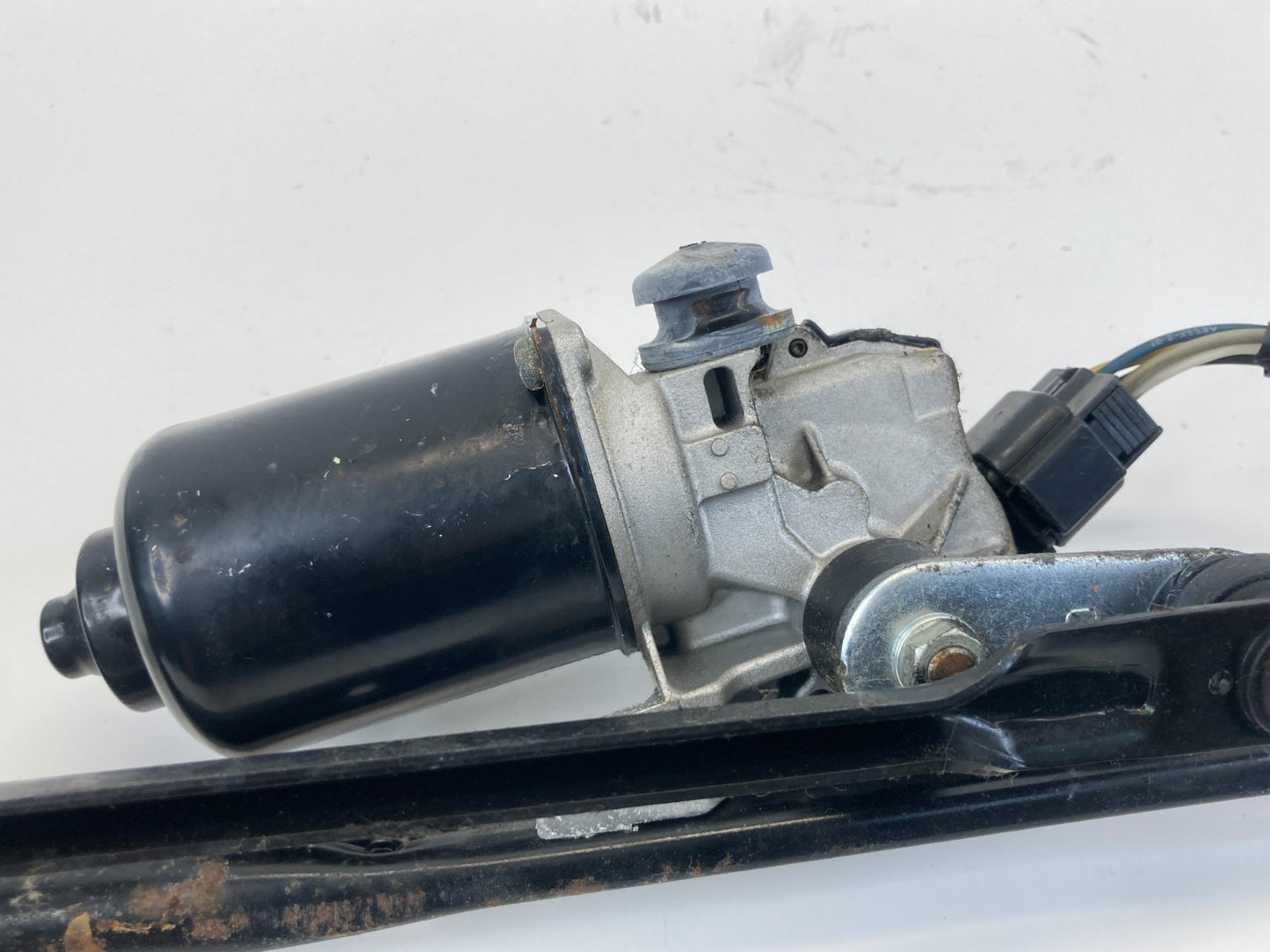 06-10 Hyundai Sonata Front Windshield Wiper Linkage & Wiper Motor 98110-3K000