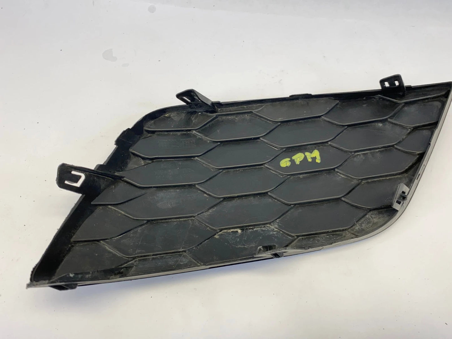 16-19 NISSAN SENTRA FRONT LEFT SIDE FOG LIGHT LAMP GRILLE COVER 62257-4AF0B OEM