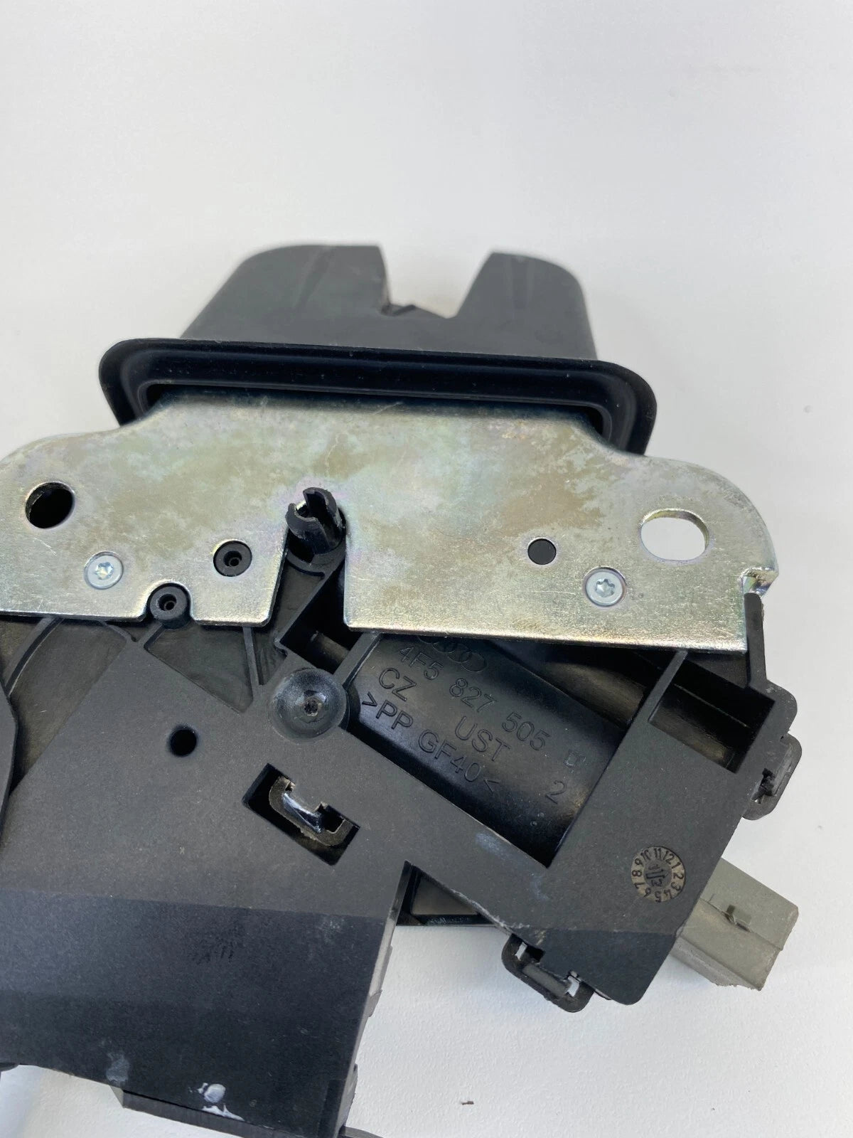 2005-2016 AUDI A4 QUATTRO REAR TRUNK LOCK LATCH ACTUATOR RELEASE 4F5827505D OEM