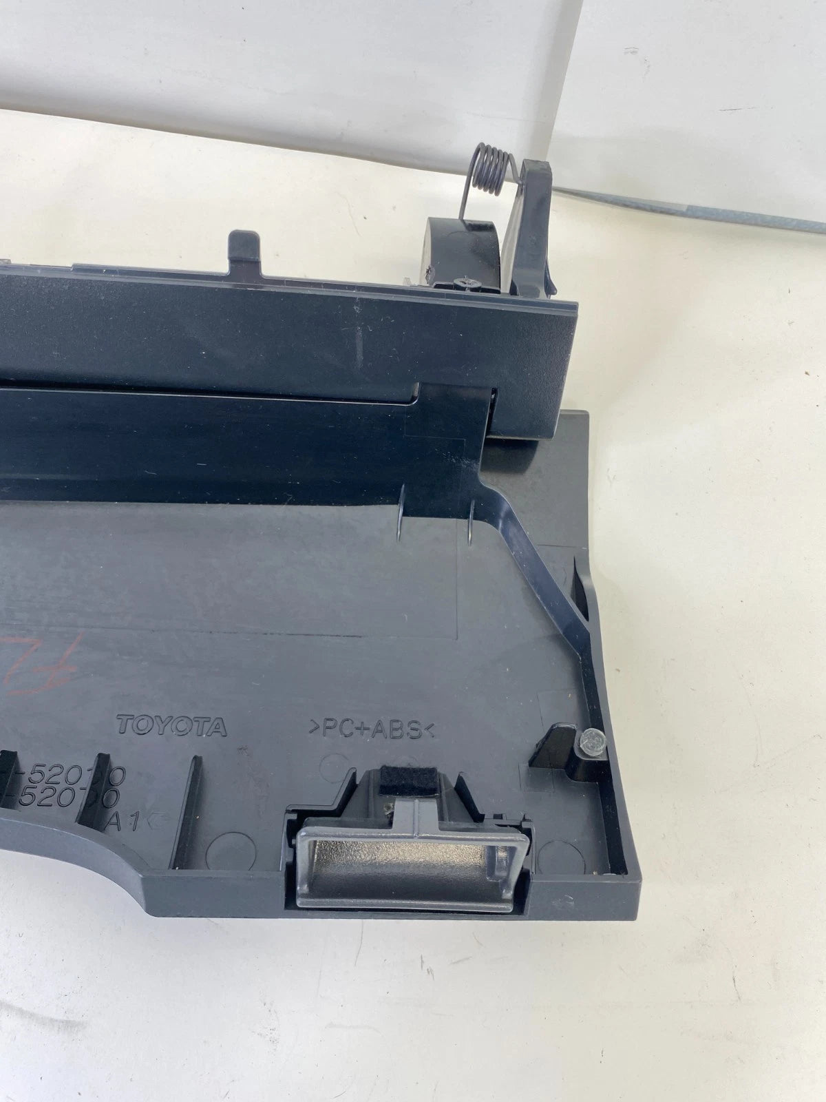 2007-2011 TOYOTA YARIS LEFT DRIVER SIDE UPPER GLOVE BOX STORAGE DOOR ASSY OEM