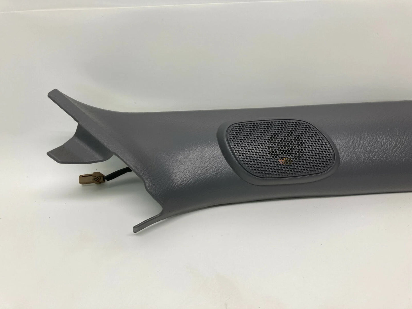 97-01 INFINITI QX4 FRONT RIGHT WINDSHIELD A PILLAR TRIM GARNISH COVER W/ SPEAKER