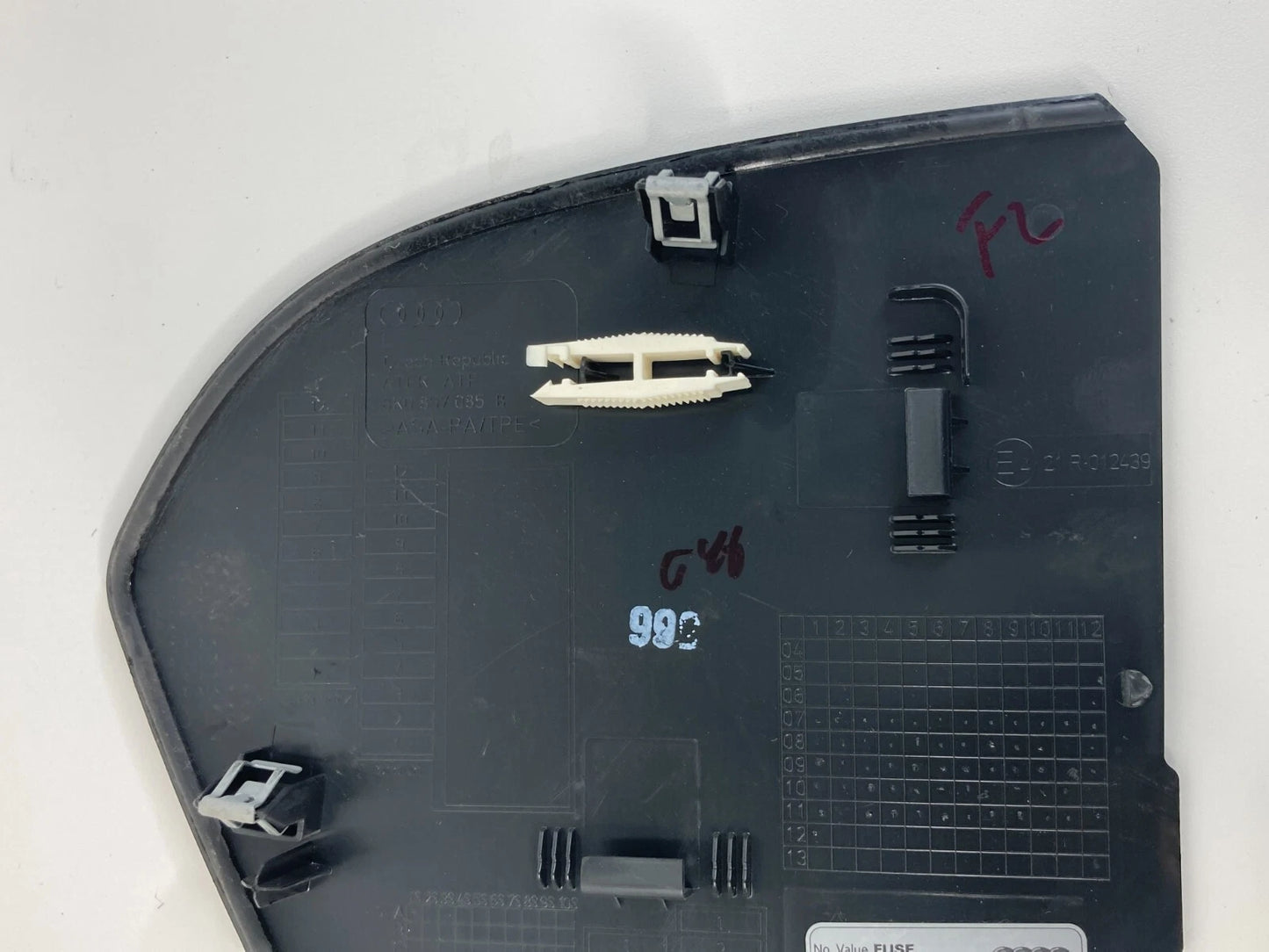 2012-2016 AUDI A4 QUATTRO DASH PANEL LEFT SIDE END CAP COVER 8K0-857-085-B OEM