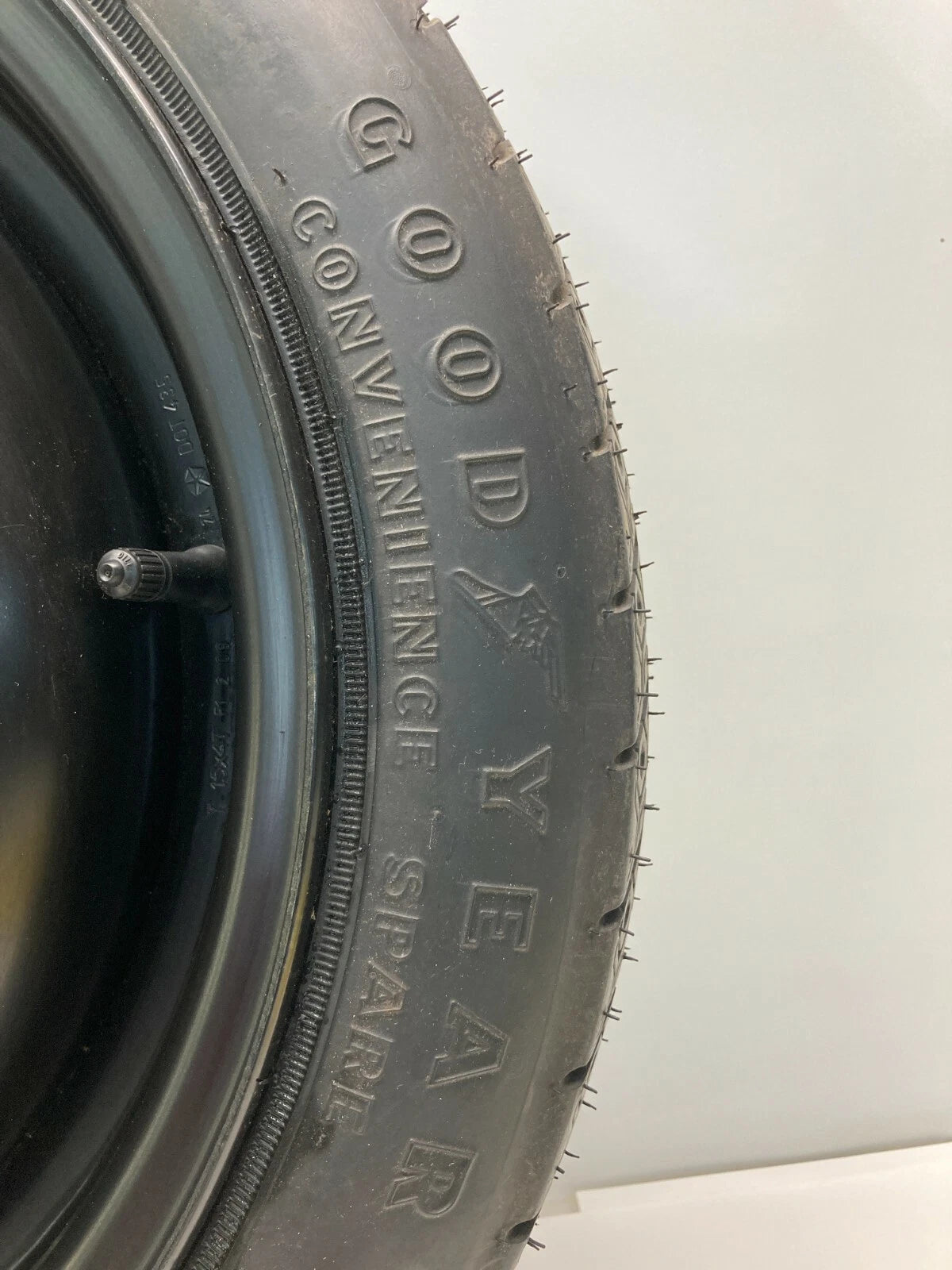 1993 93 CHRYSLER IMPERIAL SPARE TIRE WHEEL COMPACT DONUT T125/70D15 OEM