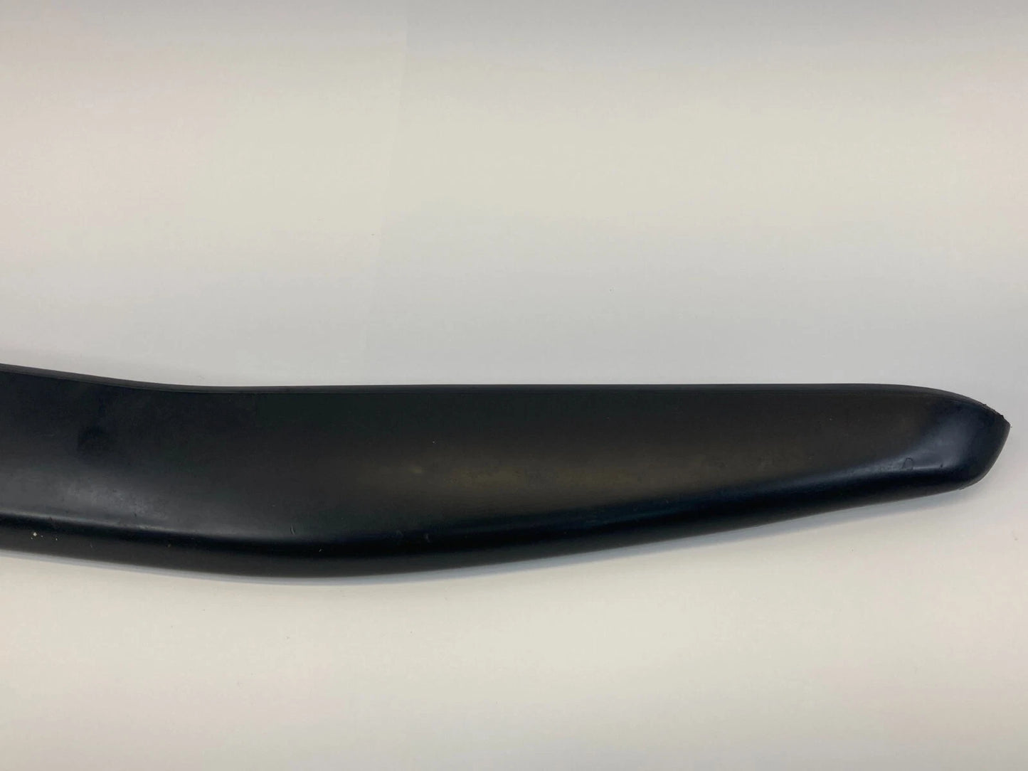 2010-2013 KIA FORTE CENTER CONSOLE RIGHT SIDE TRIM BEZEL GARNISH B27050-35026