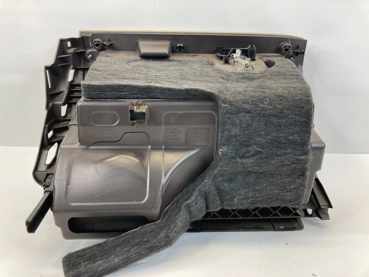 2011 2012 2013 BUICK REGAL FRONT DASH GLOVE BOX GLOVEBOX STORAGE COMPARTMENT OEM