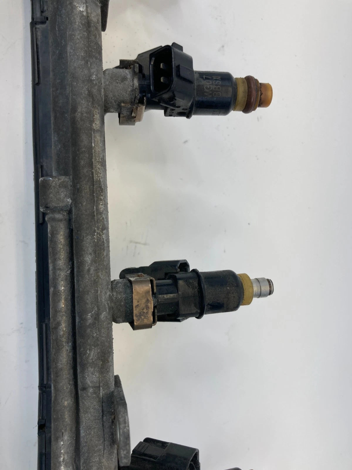 2009-2013 Honda Fit 1.5L L4 Engine Fuel Injection Set Fuel Rail w Injectors OEM