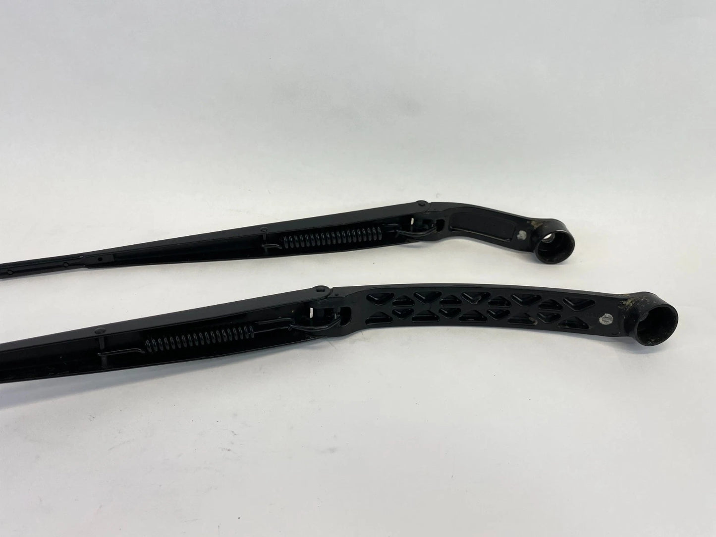 2009-2014 HONDA FIT HATCHBACK FRONT RIGHT & LEFT WINDSHIELD WIPER ARMS SET OEM