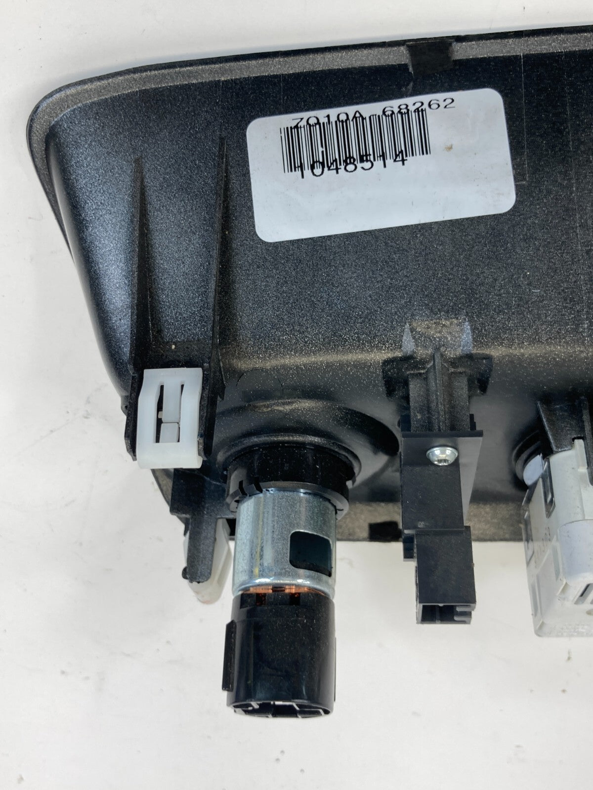 08 09 10 Infiniti QX56 Dash Center Lower Analog Clock w/ Power Outlet 68262-ZQ10