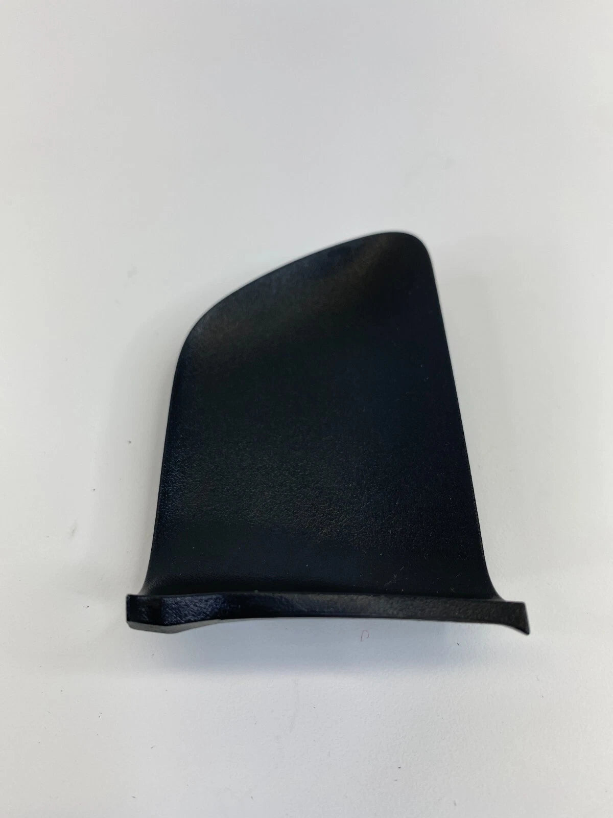 2004-2006 LEXUS RX330 FRONT RIGHT INNER DOOR PLUG SCREW COVER TRIM 69283-AA020-A