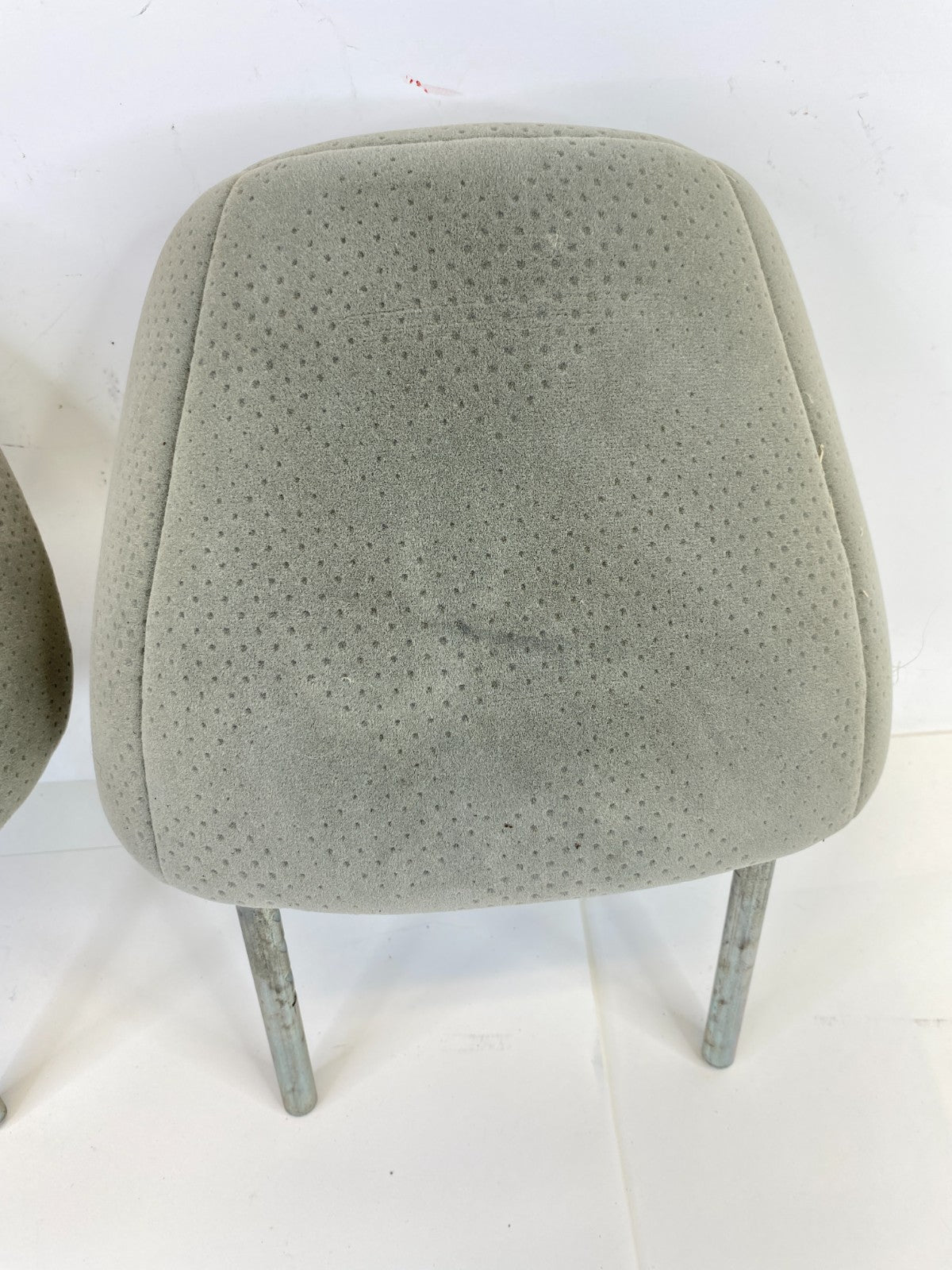 2005-2007 Honda Odyssey Front Left & Right Seat Headrest Head Rest Pair Set OEM