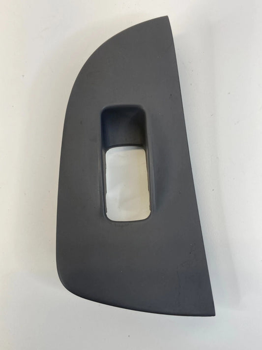 2001-2006 HYUNDAI ELANTRA REAR RIGHT SIDE WINDOW SWITCH COVER TRIM 93582-2D200