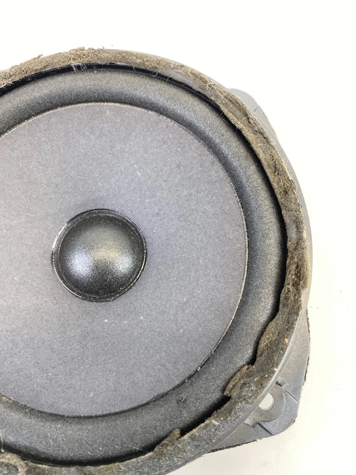 2008-2010 SATURN VUE REAR LEFT SIDE DOOR AUDIO SPEAKER UNIT OEM FACTORY 96673600